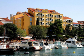 Отель Hotel Selce  Селце 